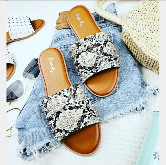 The Skyler// Snake print studded sandal - Picture 2 of 7